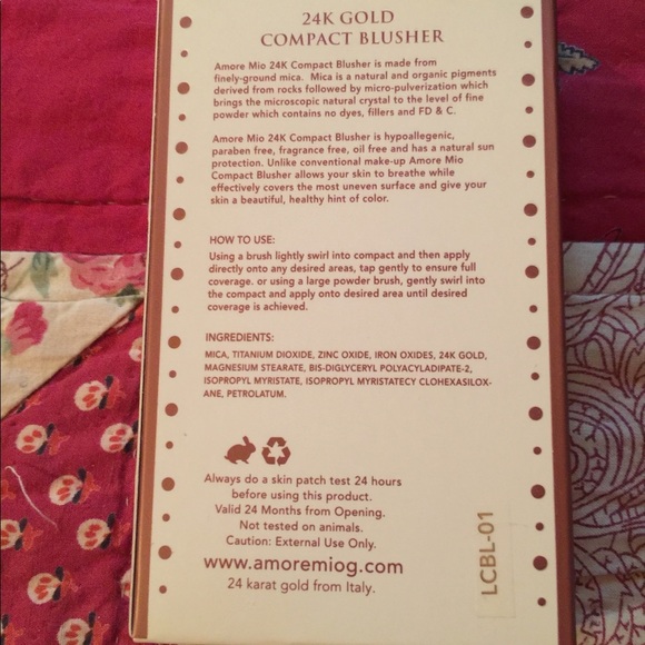 Amore Mio 24k Gold Blush/ Compact New - Picture 4 of 5